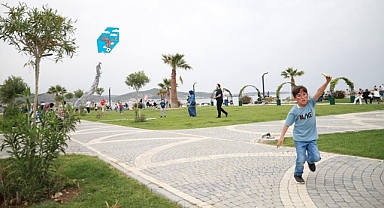 Burhaniye Belediyesi'nden 23 Nisan'a Özel Uçurtma Şenliği