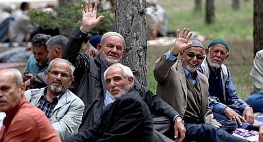 Burhaniye Belediyesi’nden Emeklilere Yeni Sosyal Alan: Emekliler Lokali Açılıyor