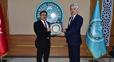 Danıştay Başkanı Zeki Yiğit, Balıkesir Üniversitesi Rektörü Prof. Dr. Yücel Oğurlu’yu Ziyaret Etti