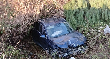 Edremit-Balıkesir Karayolu'nda Kaza: Araç Şarampole Uçtu, 4 Kişi Yaralandı