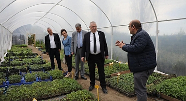 Edremit Belediye Başkanı Mehmet Ertaş, Çıkrıkçı Fidanlığı’nda Devam Eden Çalışmaları İnceledi