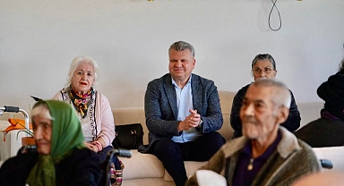 Edremit Belediyesi’nden Anlamlı Ziyaret: Güre’de Kıymetli Büyüklerle Müzikli Buluşma