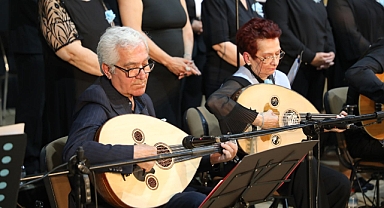 Edremit’te Bahar Konseri Coşkusu: Akçay Hoş Seda Müzik Topluluğu Sahne Aldı