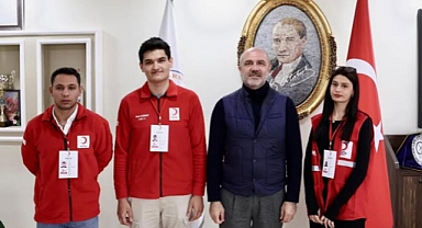 Genç Kızılay Marmara Gönüllülerinden Başkan Aydın Dinçer’e Nezaket Ziyareti