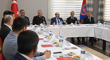 Jandarma Asayiş Vakfı Balıkesir İl Temsilciliği Toplantısı Vali İsmail Ustaoğlu’nun Onursal Başkanlığında Gerçekleştirildi