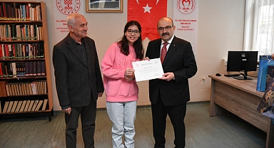 Kitap Okuma Yarışmasında Dereceye Girenlere Ödüller Verildi