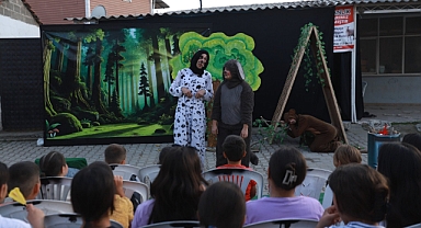 Kızıklı Mahallesi’nde Unutulmaz Tiyatro Gösterimi