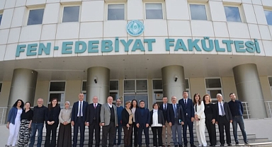 Rektör Prof. Dr. Yücel Oğurlu’dan Balıkesir Üniversitesi Biyoloji Bölümüne Ziyaret