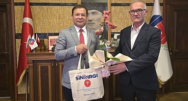 Sındırgı Belediye Başkanı Serkan Sak, Dünya Veteriner Hekimler Günü’nü Kutladı