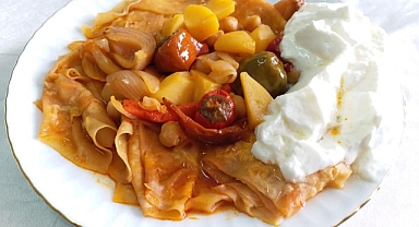 Sındırgı’nın Sofralardan Eksik Olmayan Lezzeti: Tarhana Bezdirmesi