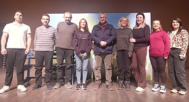 Susurluk Belediye Başkanı Hakan Yıldırım, Çocuk Tiyatrosu Provalarını Ziyaret Etti