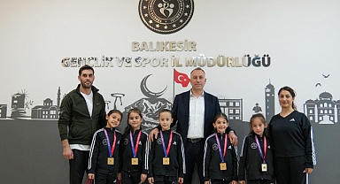 Türkiye Şampiyonu Balıkesirli Cimnastikçilerden İl Müdürü Adem Özalp’e Ziyaret