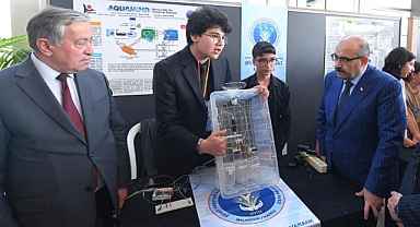 Vali İsmail Ustaoğlu, Bilim Fuarı'nda Öğrencilerle Buluştu: 