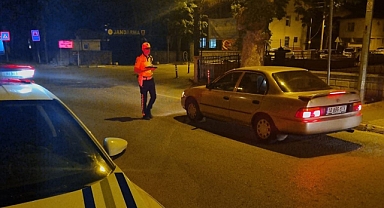 8 Aranan Şahıs Yakalandı, 12 Araç Men Edildi