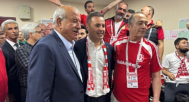 Ahmet Akın’dan Balıkesirspor’a Zafer Sürprizi: Soyunma Odasında Kutlama
