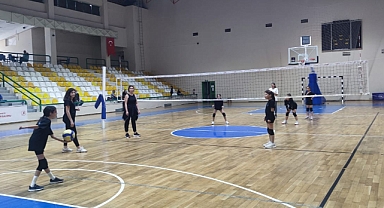 Aile Haftası Etkinlikleri Burhaniye’de Voleybol Turnuvası ile Coşkuyla Kutlandı