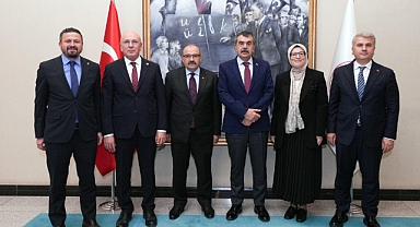 AK Parti Heyetinden Milli Eğitim Bakanı Yusuf Tekin’e Ziyaret: Balıkesir’in Eğitim Gündemi Masaya Yatırıldı