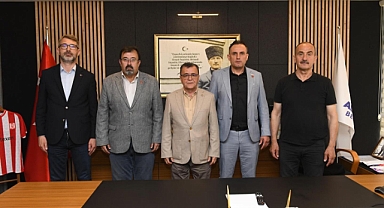 Altıeylül Belediye Başkanı Hakan Şehirli, İlçe Başkanlarını Ağırladı