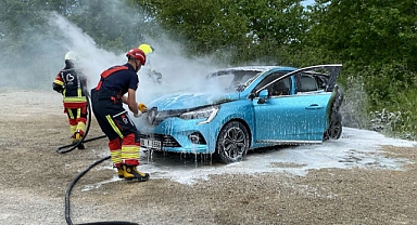 Altıeylül’de Araç Alev Aldı