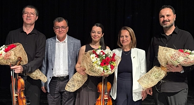 Altıeylül'de Sanat Dolu Akşam: “Ezgilerden Esintiler” Resitali Kulakların Pasını Sildi