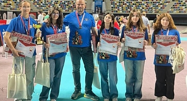 Altıeylül Yarış Ortaokulu’nun Satrançtaki Gururu: Türkiye İkinciliği Kupa ile Taçlandı