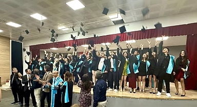 Altınoluk MYO’da 2024-2025 Mezunları İçin Coşkulu Mezuniyet Töreni