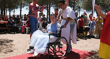 Ayvalık’ta Engelliler Haftası’na Özel Etkinlik: Cunda Adası’nda Renkli Görüntüler