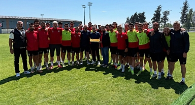 Balıkesir Büyükşehir Belediyespor’dan Ayvalıkgücü Belediyespor’a Play-Off Öncesi Destek Ziyareti