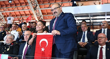 Balıkesir’de 19 Mayıs Coşkusu Kurtdereli Spor Salonu’nda Yaşandı