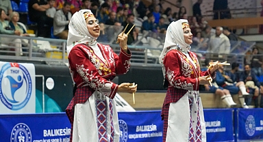 Balıkesir’de Kulüplerarası Halk Oyunları Yarışması Renkli Görüntülerle Tamamlandı