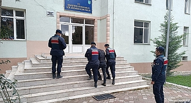 Balıkesir Jandarmasından Geniş Çaplı Asayiş Operasyonu: 1 Haftada 266 Aranan Şahıs Yakalandı