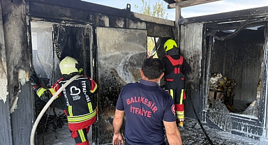 Balıkesir Karesi'de Baraka Yangını 