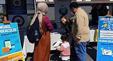 Balıkesir Siber Polisinden Farkındalık Atağı: 1141 Kişiye Bilinçli İnternet Eğitimi