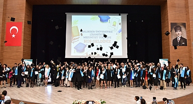 Balıkesir Üniversitesi Lisansüstü Program Mezuniyet Töreni Heyecanı