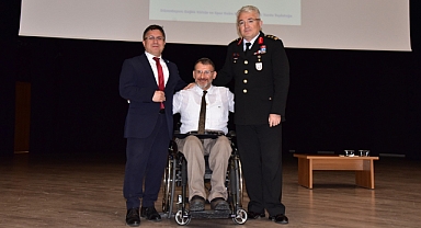 Balıkesir Üniversitesi’nde “Vazgeçme” Söyleşisi Büyük İlgi Gördü