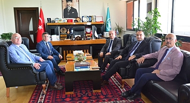 Balıkesir Vali Yardımcıları, Balıkesir Üniversitesi Rektörü Prof. Dr. Yücel Oğurlu'yu Ziyaret Etti