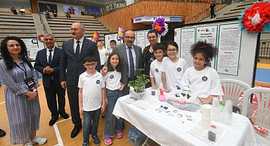 Balıkesir Valisi İsmail Ustaoğlu, TÜBİTAK 4006 Bilim Fuarı’na Katıldı