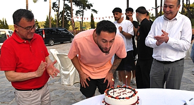 Balıkesirspor’da Artun Akçakın’a Sürpriz Doğum Günü Kutlaması
