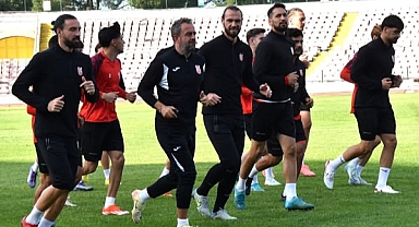 Balıkesirspor, Play-Off Maçı Hazırlıklarını Taraftar Desteğiyle Sürdürüyor