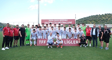 Balıkesirspor U17 Takımı Türkiye İkincisi Oldu