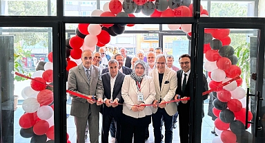 Bandırma'da Bilim Şöleni: TÜBİTAK 4006 Fuarı'nda Genç Zihinler Parladı