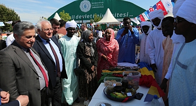 BANÜ’de Uluslararası Kültür Şenliği Renkli Görüntülere Sahne Oldu