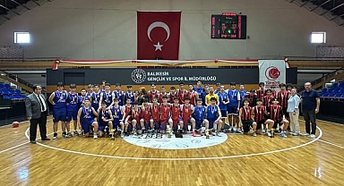 Başarılı Basketbolcular Ödüllerini Aldı!