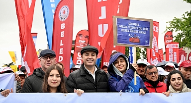 Başkan Ahmet Akın 1 Mayıs Yürüyüşünde: “En Onurlu Miras Emektir”