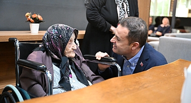 Başkan Ahmet Akın, şehit annelerini yalnız bırakmadı