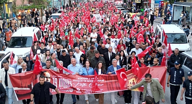Başkan Dursun Mirza, 19 Mayıs’ta Bandırma’da Gençlerle Omuz Omuza Yürüdü