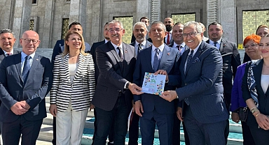 Başkan Dursun Mirza’dan Ankara Temasları: CHP Lideri Özgür Özel’e Festival Daveti