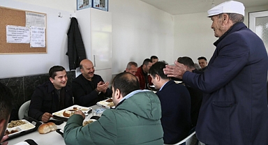 Başkan Önder Lapanta, Mahallelerde Gerçekleşen Yağmur Hayırlarına Katıldı ve Kocaeli Mahallesi’ndeki Çalışmaları İnceledi