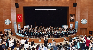 BAÜN Balıkesir MYO’da Mezuniyet Coşkusu: Geleceğin Meslek Uzmanları Uğurlandı