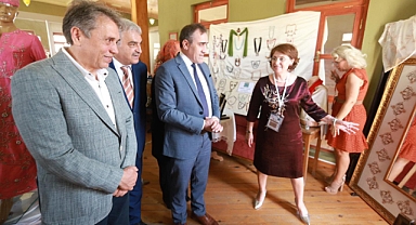 Burhaniye'de Hayat Boyu Öğrenme Sergisi Yoğun İlgiyle Açıldı